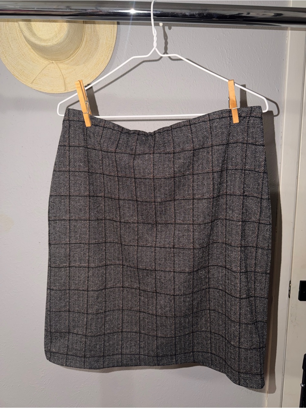 Max Studio Black and Gray Windowpane Pencil Skirt